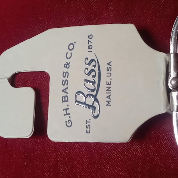 G.H. Bass & Co. Hinged Cuff bracelet. With rhinestones in silver tone. - Picture 7 of 8